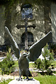 Sculpture en bronze d'un aigle au cimetière des alpinistes de Zermatt - SUISSE