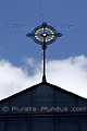 Croix sur le toit d'une église - SUISSE