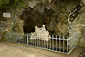 Statue d'une nymphe dans la grotte artificielle où jaillit la source de la Seine - FRANCE