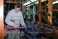 Tisseur dans la fabrique de textile de la marque Avoca, la plus vieille d'Irlande - IRLANDE