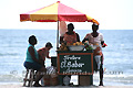 Vendeuse de fruits sur les plages de Cartagena de Indias - COLOMBIE